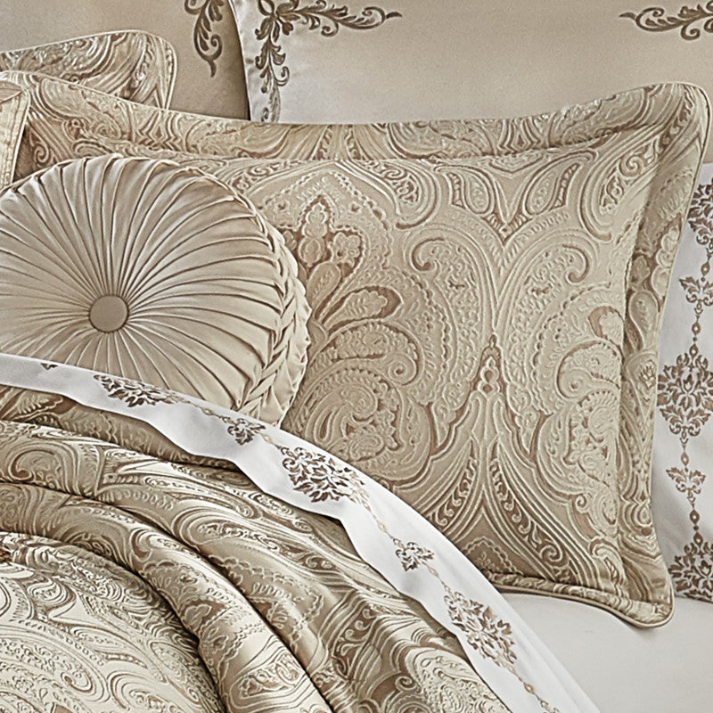 Trinity Comforter Set