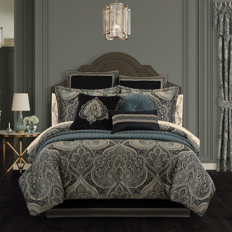 Vincenzo Comforter Set