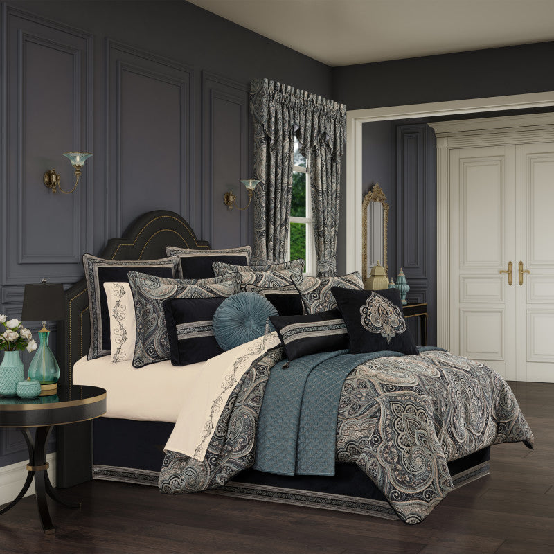 Vincenzo Comforter Set